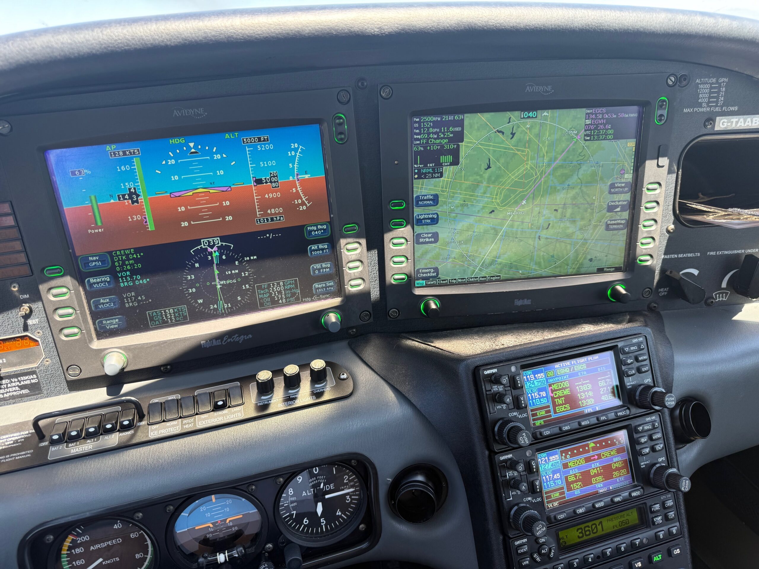 CIRRUS SR22 G2 GTS - G-TAAB - 2006 - Image 6